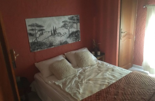 Jonquerettes Bed & Breakfast | Tramontane, bedroom, and TV room. Near Avignon.
