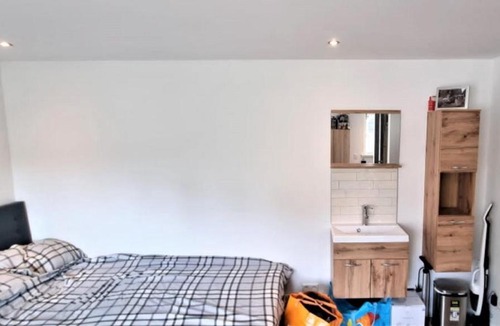 Aubenas Apartment | tranquillité d'esprit dans un hébergement élégant et fonctionnel