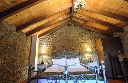 Mesaia Trikala Bed & Breakfast | Trikalon Muses Art Suites - Polumnia Cozy Loft
