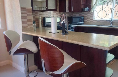 Ocho Rios House | Tropical Luxury 2 bedroom Jamaican townhouse