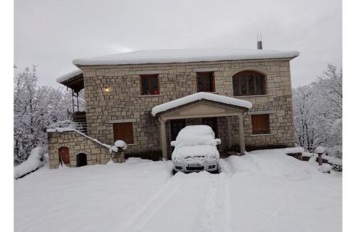 Vatsounia Apartment | Tsarouxi village 2
