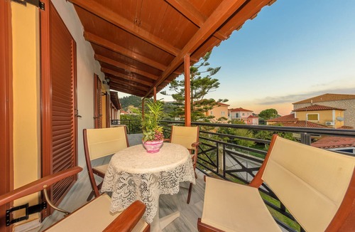 Kalamaki Apartment | Two-bedroom Apartment With Balcony