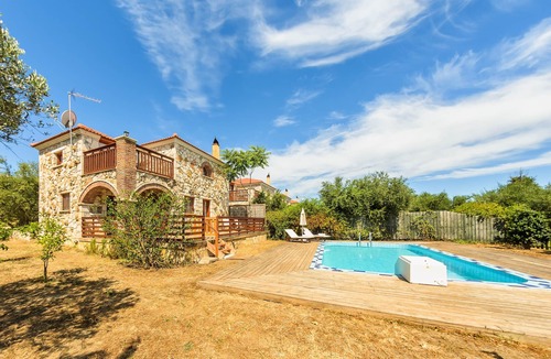 Akrotiri Villa | Two-Storey Villa with Private Pool