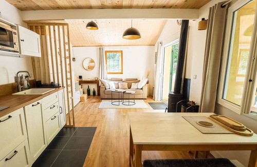 Cuers House | Une Maison Tout Confort, son Grand Terrain Nature et sa Piscine Juste Pour Vous!