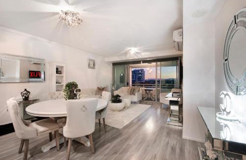 Labrador Apartment | Unique Designer Stay at The Grand by the Beach