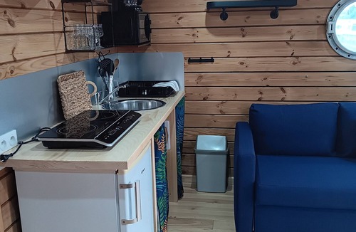 Digoin Boat Rental | Unique stay on Jupiter, comfortable boat in Digoin