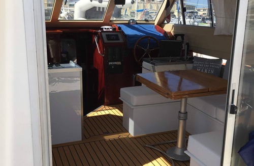 Sete Boat Rental | UNUSUAL ACCOMMODATION IN SETE - DOCKED BOAT