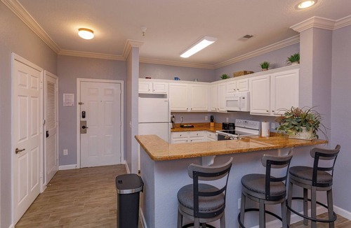 Reunion Condo | Upgraded 3br/2ba resort condo near Disney & more! Great onsite bar & restaurant!