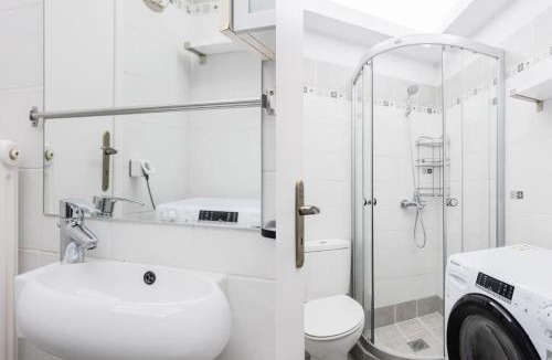 Khalandrion Apartment | Upscale 3BR Apartment in Chalandri by UPSTREET