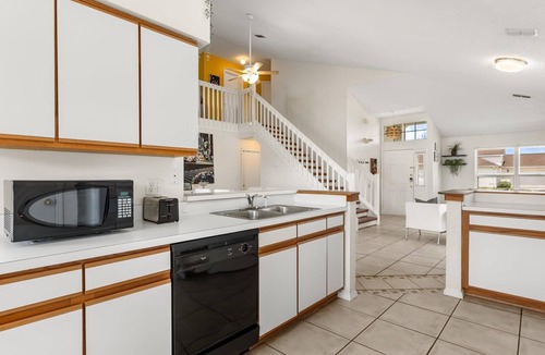 Chatham Park Cottage | Upstay: Bright Family-friendly Retreat With Patio