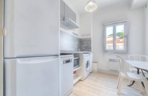 Le Suquet Apartment | Upstays Beachfront Calm 45m² Apartment