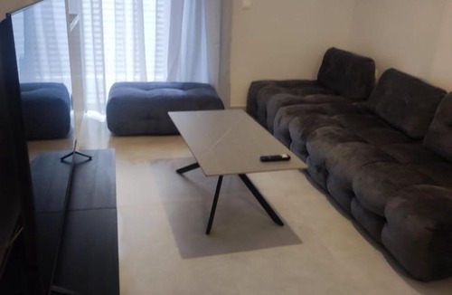 Larissa Apartment | Urban Elegance