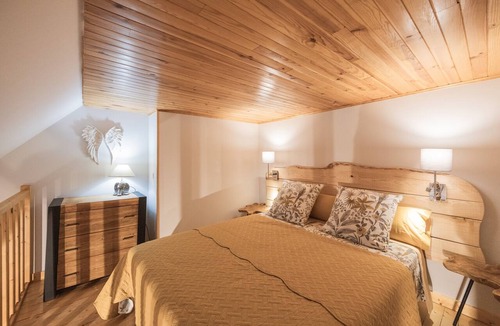 Plantades Bed & Breakfast | Uriël Guest Room with Mountain View, Wi-Fi, and Air Conditioning