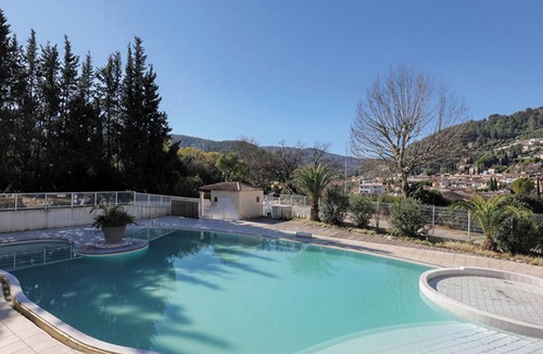 Sollies-Toucas Ski Chalet | Vacancéole Sun Hols Les Cottages Varois