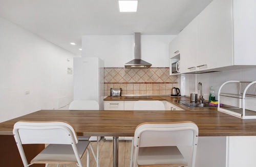 Punta del Hidalgo Apartment | Vacation Apartment 'Apto Aguacada' with Balcony and Wi-Fi