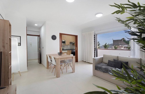 Los Gomez Apartment | Vacation Apartment 'Apartamento Opuntia' with Mountain View, Balcony and Wi-Fi