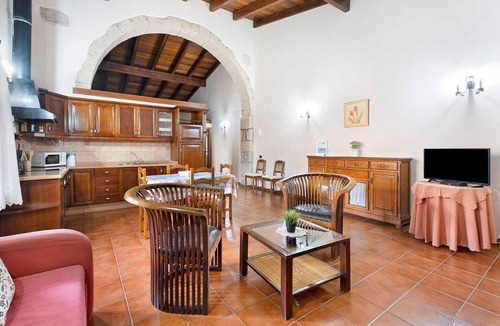 Las Galletas Apartment | Vacation Apartment 'Finca La Bonita Ap G1' with Shared Pool, Shared Terrace and Wi-Fi