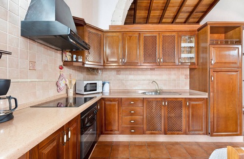 Las Galletas Apartment | Vacation Apartment 'Finca La Bonita Ap G1' with Shared Pool, Shared Terrace and Wi-Fi