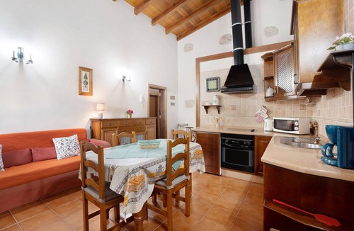 Las Galletas Apartment | Vacation Apartment 'Finca La Bonita Ap P1' with Shared Pool, Shared Terrace and Wi-Fi