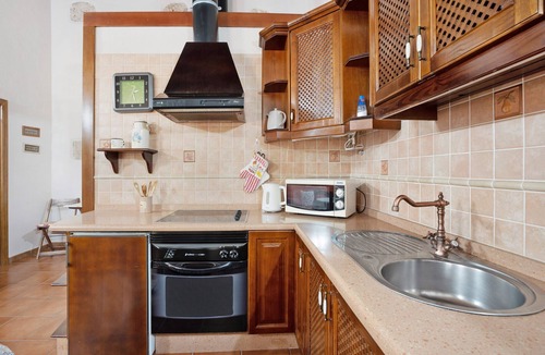 Las Galletas Apartment | Vacation Apartment 'Finca La Bonita Ap P1' with Shared Pool, Shared Terrace and Wi-Fi