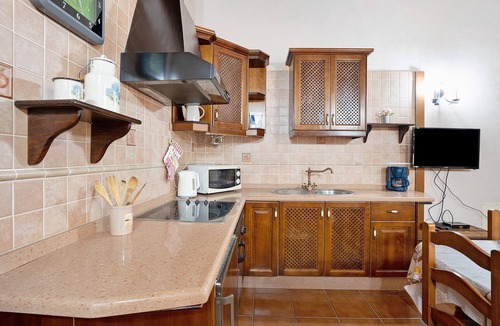 Las Galletas Apartment | Vacation Apartment 'Finca La Bonita Ap P1' with Shared Pool, Shared Terrace and Wi-Fi