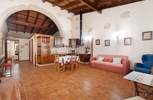 Las Galletas Apartment | Vacation Apartment 'Finca La Bonita Ap G2' with Shared Pool, Shared Terrace and Wi-Fi
