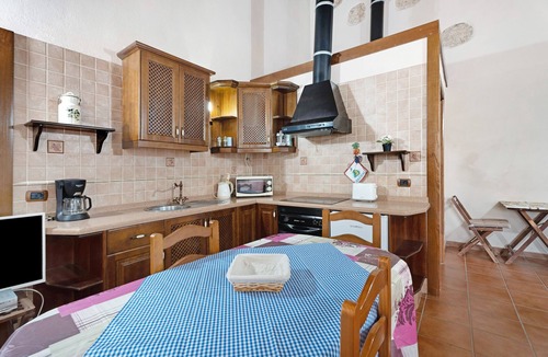 Las Galletas Apartment | Vacation Apartment 'Finca La Bonita Ap P2' with Shared Pool, Shared Terrace and Wi-Fi