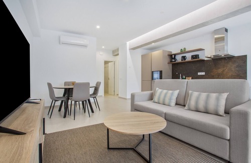 Santa Cruz de Tenerife Apartment | Vacation Apartment 'Obsidian Ático Tajinaste City' with Sea View, Wi-Fi and Air Conditioning