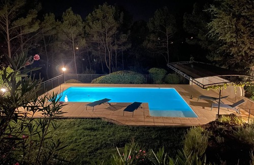 Gareoult Ski Chalet | Vacation home in Garéoult, a picturesque village in the south of France