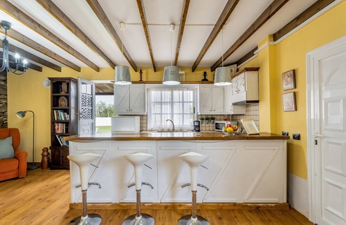 Taucho House | Vacation Home 'La Era' with Mountain View, Private Pool and Wi-Fi