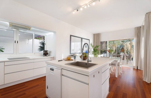 La Quinta Villa | Vacation Home "Villa Bahía de Michel" with Sea View, Pool, Garden & Wi-Fi