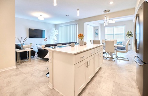 Kissimmee Condo | Vacation Meadows - Storey Lake By Shine Villas 710 2 Bedroom Apts