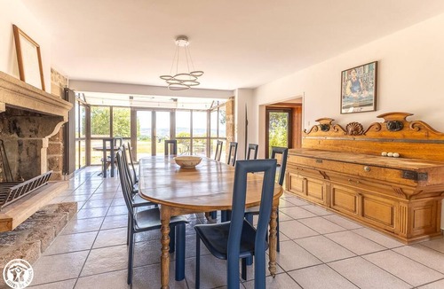 Genouillac House | Vacation Rental at Uncle's House - LAPEYROUSE