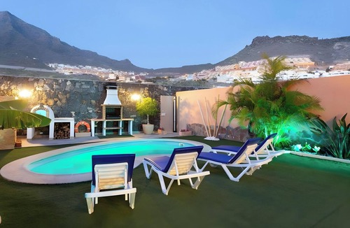Costa Adeje Villa | Vacation Villa 'Tenerife Luxe' with Mountain View, Wi-Fi and Air Conditioning