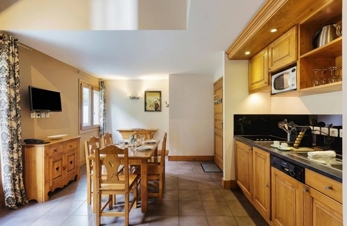 Vallorcine Apartment | Vallorcine Buet 53 Ski-In Retreat w/Shared Pool & Sauna, Vallorcine (Argentiere), France