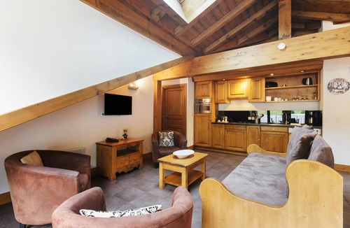 Vallorcine Apartment | Vallorcine Loriaz 43 Ski-In Retreat w/Shared Pool & Sauna, Vallorcine (Argentiere), France