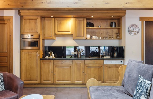 Vallorcine Apartment | Vallorcine Loriaz 43 Ski-In Retreat w/Shared Pool & Sauna, Vallorcine (Argentiere), France