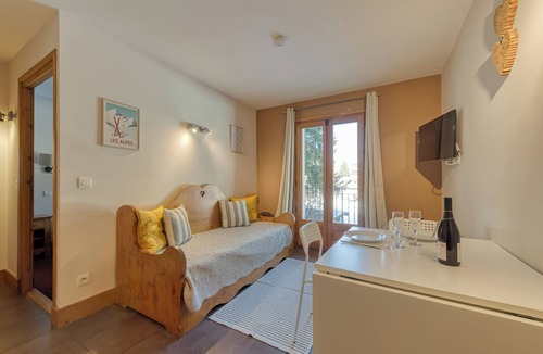 Vallorcine Apartment | Vallorcine Balme 03 Ski-In Retreat w/Shared Pool & Sauna, Vallorcine (Argentiere), France