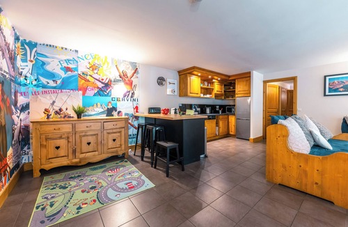 Vallorcine Apartment | Vallorcine Loriaz 35 Ski-In Retreat w/Shared Pool & Sauna, Vallorcine (Argentiere), France
