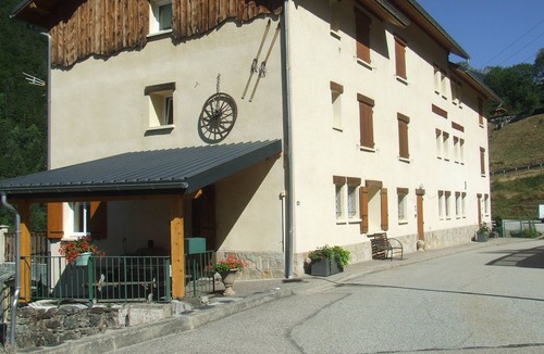 Vaujany Apartment | Vaujany, alpes d'huez, ski, bike, hike, trail chalet 40m2 2/5p,