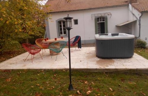 Bezenet House | Very quiet house with private pond pets welcome