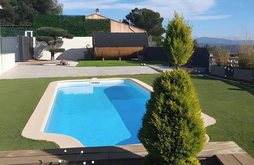 Sainte-Anastasie-sur-Issole Villa | Villa 'La Pépite D'amour' with Private Pool, Wi-Fi and Air Conditioning