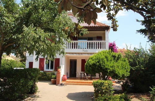 Le Brusc Villa | Villa 100 metres from Port du Brusc, the beach and shops