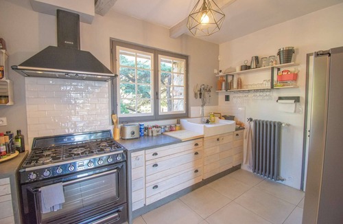 Saint-Paul-en-Foret House | Villa 200m², 10 p, 5ch, AC, Piscine, Forêt privée