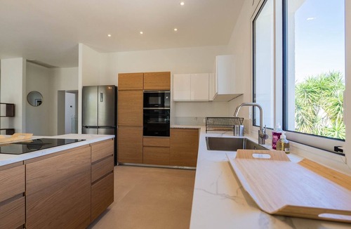 Villeneuve-Loubet Villa | Villa 5 ch. Mer et Rivière entre Nice & Cannes