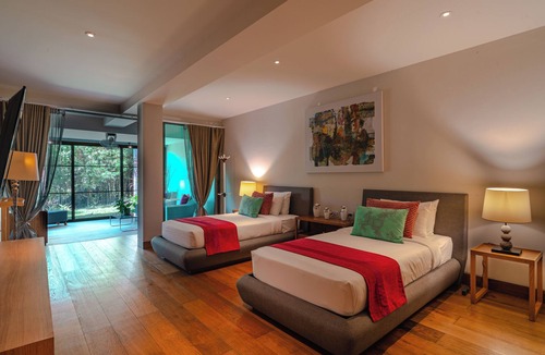 Choeng Thale Villa | Villa 8 - Private Lake with 7 BR