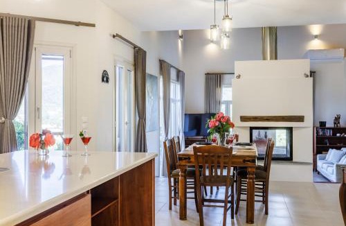 Skopelos Town Villa | Villa Anatoli