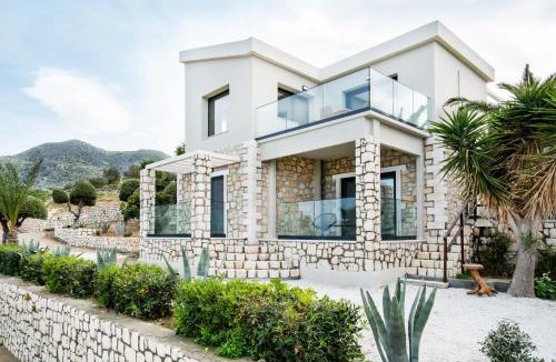 Pefki Villa | Villa Aspropilia By Plakalona Villas & Apartments