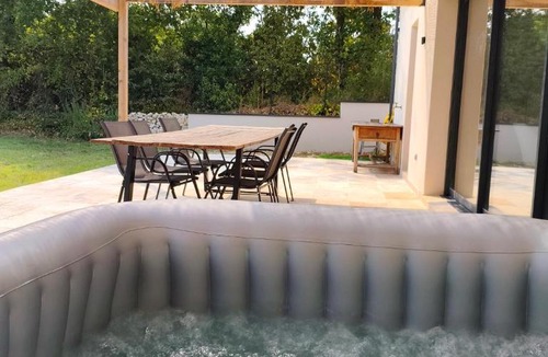 Montboucher-sur-Jabron Villa | Villa aux portes de la Provence