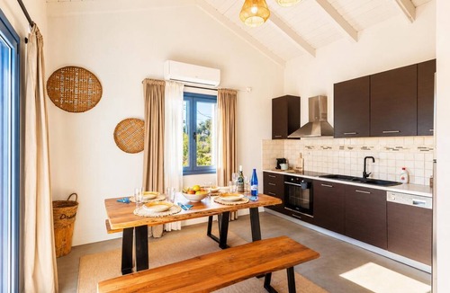 Mesovounia Villa | Villa Canova - Three Bedroom Villa, Sleeps 6